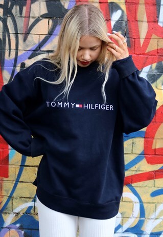 NAVY TOMMY HILFIGER SPELL OUT SWEATSHIRT