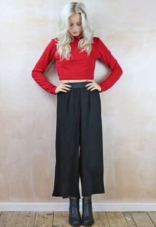 TINY PLEATS CROP TROUSERS
