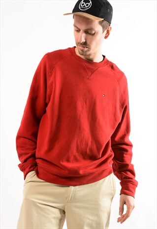 TOMMY HILFIGER RED SWEATSHIRT.