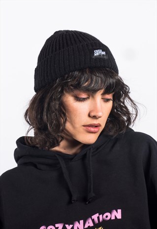 BEANIE IN BLACK