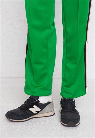 VINTAGE BLACK NEW BALANCE SUEDE TRAINERS