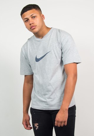 VINTAGE NIKE T-SHIRT