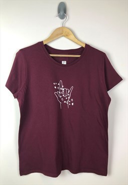 Love and hearts BSL t-shirt - Berry womens fit