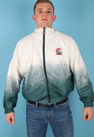 VINTAGE NIKE SHELL JACKET IN MULTICOLOUR NJ486B