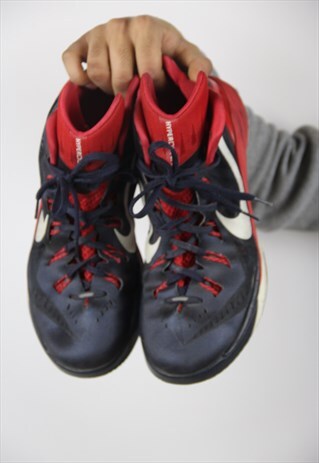 VINTAGE NIKE 90'S BASKETBALL TRAINERS