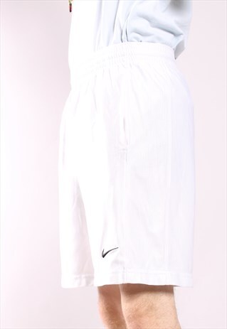 VINTAGE NIKE SHORTS