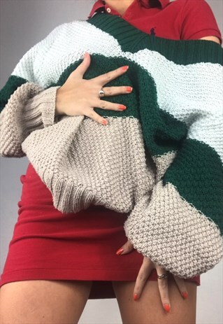 VINTAGE 90S HANDMADE KNIT DEEP V NECK JUMPER