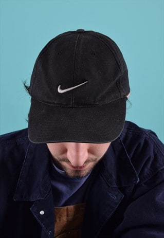 VINTAGE NIKE BLACK EMBROIDERED CAP