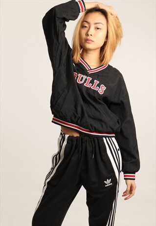 VINTAGE REEBOK EMBROIDERED LOGO CHICAGO BULLS SWEATSHIRT