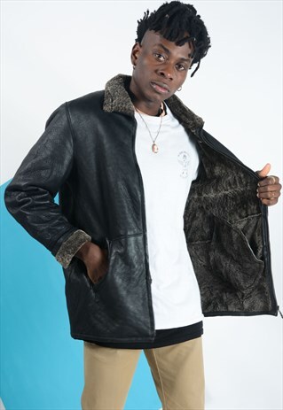 VINTAGE LEATHER COAT BLACK WITH FLEECE LINING.