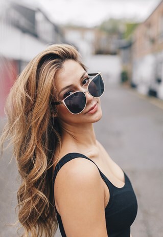 BLACK AND GOLD SUNGLASSES "MYA"