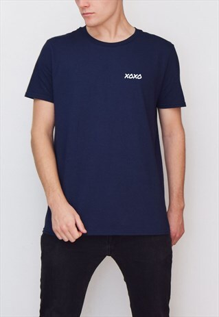 NAVY XOXO T-SHIRT