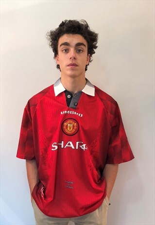 VINTAGE MANCHESTER FOOTBALL SHIRT