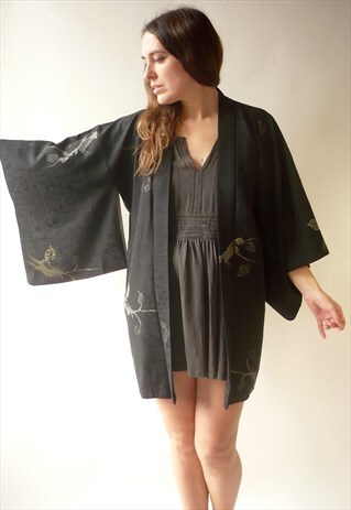 VINTAGE BLACK CREPE JAPANESE KIMONO DUSTER JACKET HAORI