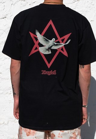 SHORT SLEEVED T-SHIRT IN WHITE WITH MAGICK PRINT