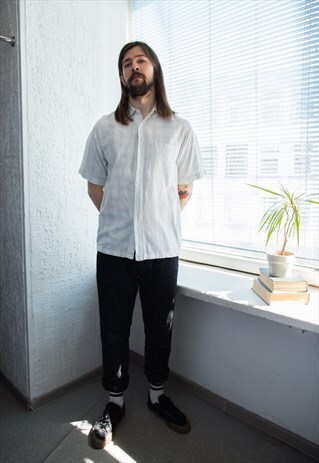 VINTAGE 80'S LIGHT GREY TEXTURED SHORT SLEEVED SHIRT