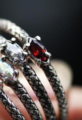KADRU SERPENT RED GOTHIC RING