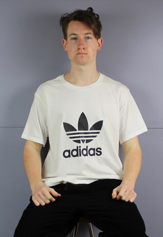 VINTAGE ADIDAS T-SHIRT IN WHITE WITH PRINTED TREFOIL LOGO. S