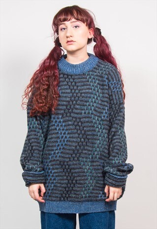 VINTAGE 90'S BLUE KNIT PATTERN OVERSIZED JUMPER