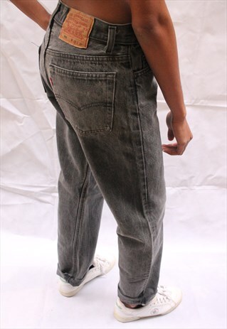 VINTAGE LEVIS JEANS