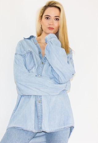 VINTAGE 90'S OVERSIZED LEVI DENIM SHIRT