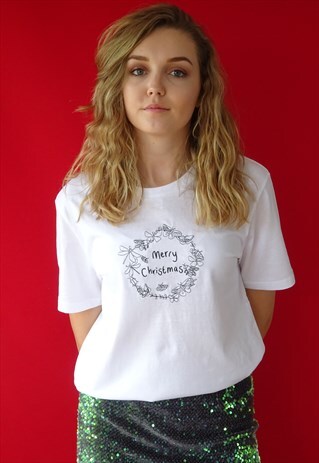 UNISEX ORGANIC T-SHIRT IN WHITE WITH CHRISTMAS BUG WREATH