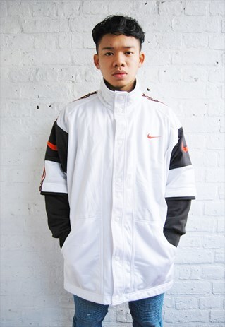 RARE NIKE 3/4 SLEEVE SPORTS SHIRT WITH STRIP DETAILING