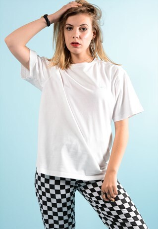 VINTAGE WHITE REEBOK T-SHIRT