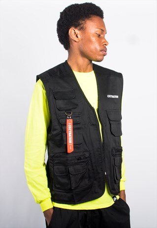 UTILITY GILET IN BLACK WITH RED BRANDED RIBBON