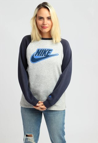 VINTAGE NIKE SWEATSHIRT