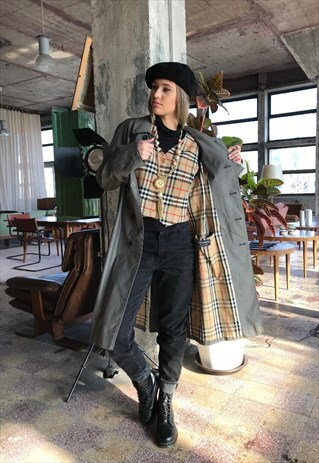 RARE VINTAGE BURBERRYS WAISTCOAT MADE IN ENGLAND (2840)