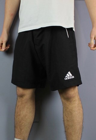 VINTAGE ADIDAS SHORTS IN BLACK WITH POCKETS, DRAWSTRINGS AND