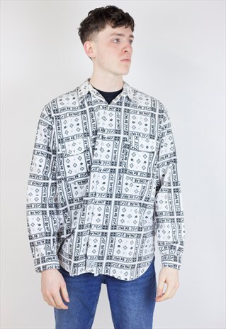VINTAGE 90S BLACK AND WHITE BANDANA PATTERNED SHIRT