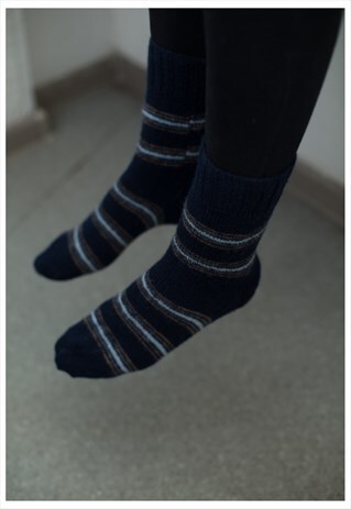 NAVY STRIPED HANDMADE KNITTED WOOL SOCKS