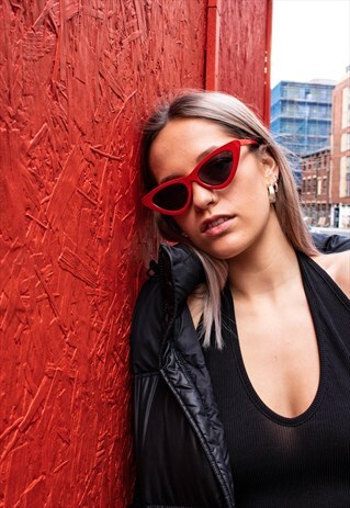 CAT EYE RETRO SUNGLASSES IN RED