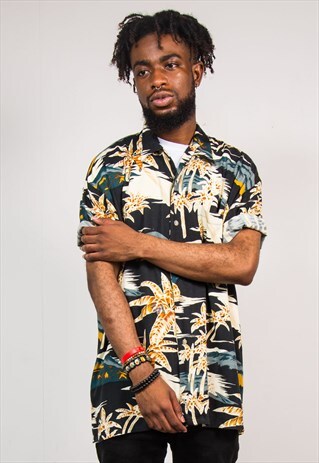 90'S VINTAGE BLACK HAWAIIAN MOUNTAIN SHORT SLEEVE SHIRT