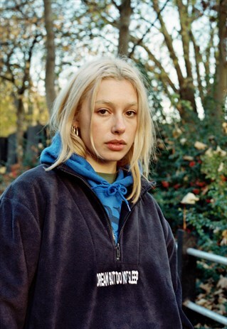 BLACK FLEECE WITH DREAM BUT DO NOT SLEEP EMBROIDERED DESIGN