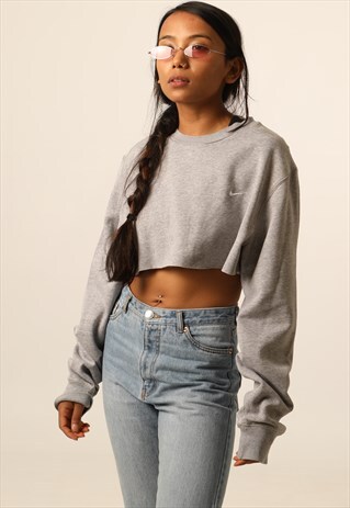 VINTAGE NIKE EMBROIDERED LOGO CROPPED SWEATSHIRT