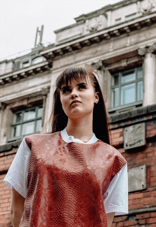 RED CROCODILE LONGLINE TOP