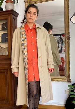 Oversized vintage Burberry trench coat with hood. Size S