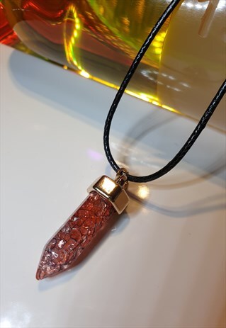 BOHO PENDANT NECKLACE IN PINK