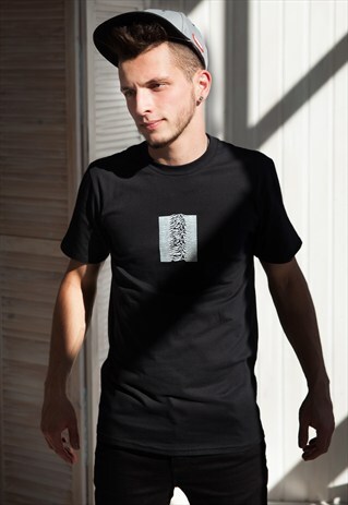 PULSAR ARTWORK AS USED BY JOY DIVISION ON UNKNOWN PLEASURES