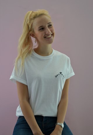 EMBROIDERED HAVE A NICE DAY DAISY SLOGAN WHITE T-SHIRT