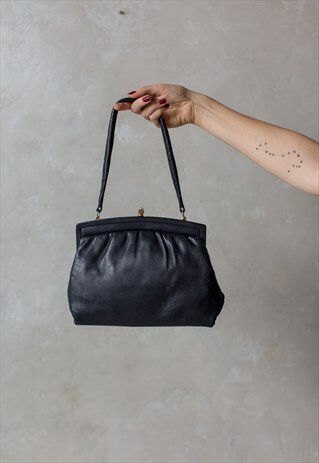 VINTAGE 60S NAVY SOFT LEATHER PURSE