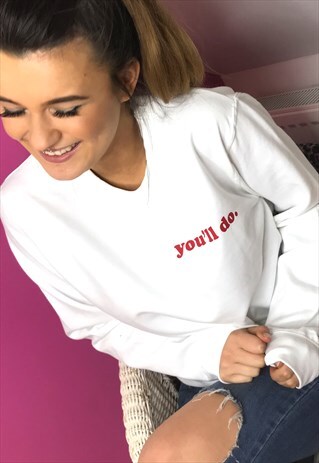 SWEATSHIRT IN WHITE WITH ANTI VALETNINES GALENTINES SLOGAN