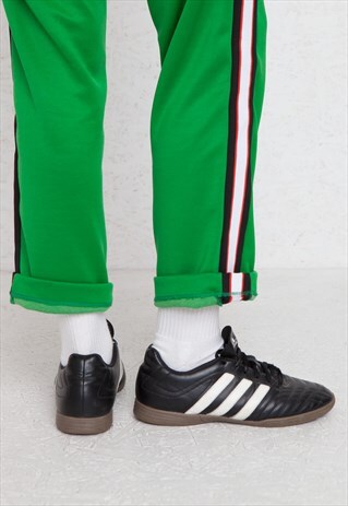 VINTAGE BLACK ADIDAS TRAINERS