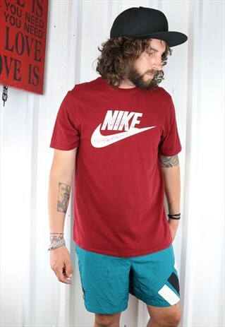 VINTAGE NIKE OVERSIZED T SHIRT