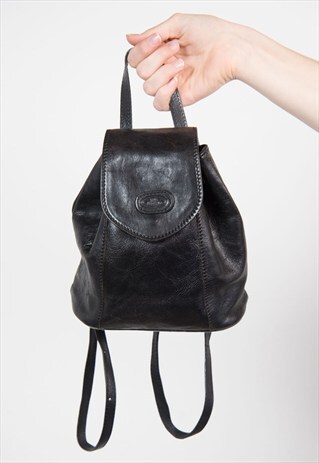 90'S BLACK LEATHER RUCKSACK