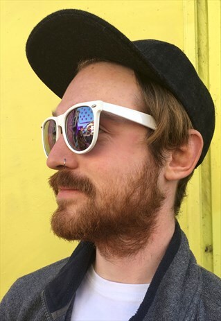 VINTAGE 1990S WHITE WAYFARER WITH STAR MIRROR LENS