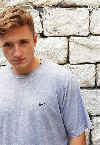 VINTAGE NIKE OVERSIZED CREWNECK T-SHIRT